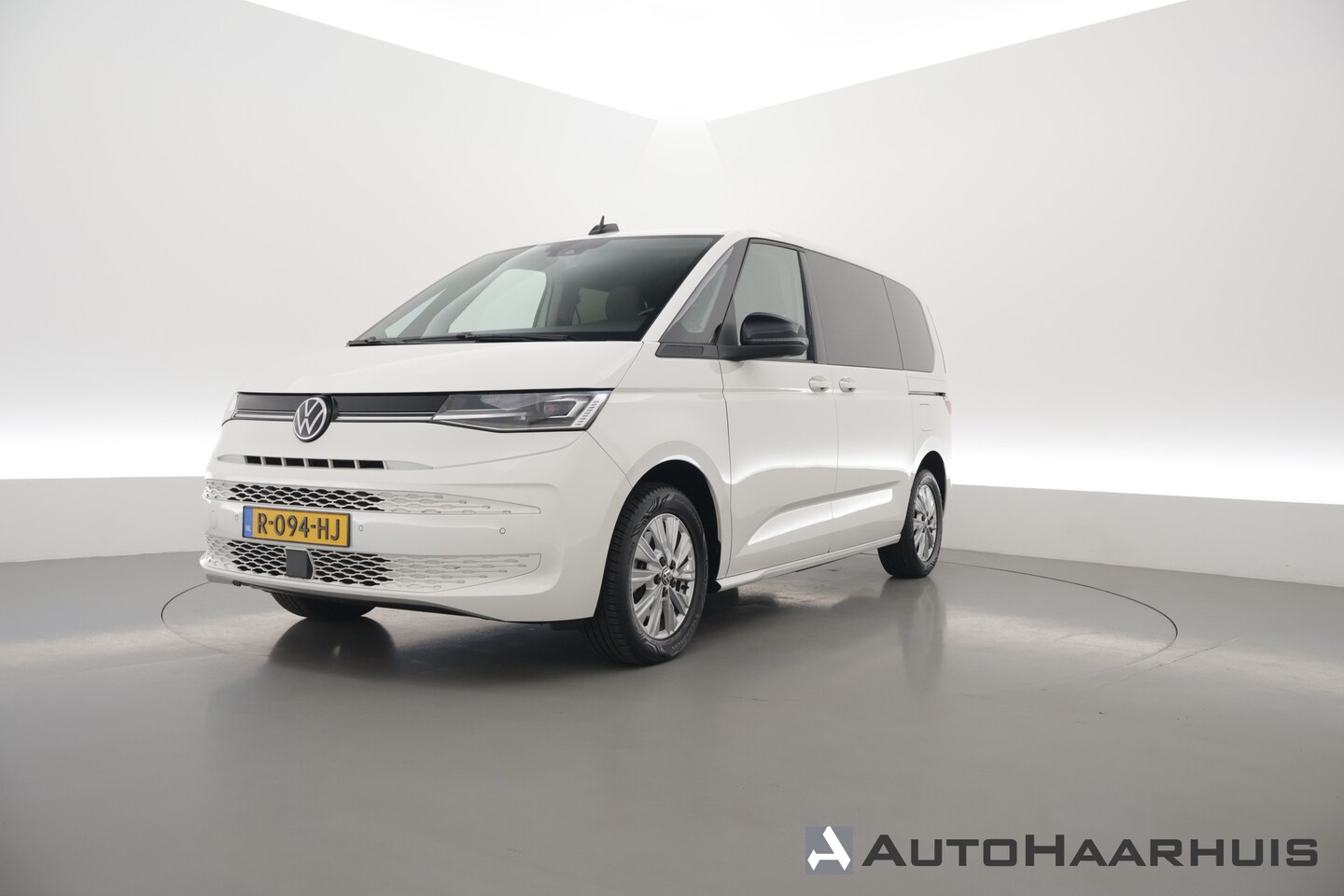 Volkswagen Multivan - 1.4 eHybrid L1H1 | Rijklaar! | 7 Pers. | IQ. Light | Dig. Cockpit | Camera+PDC | Adapt. Cr - AutoWereld.nl