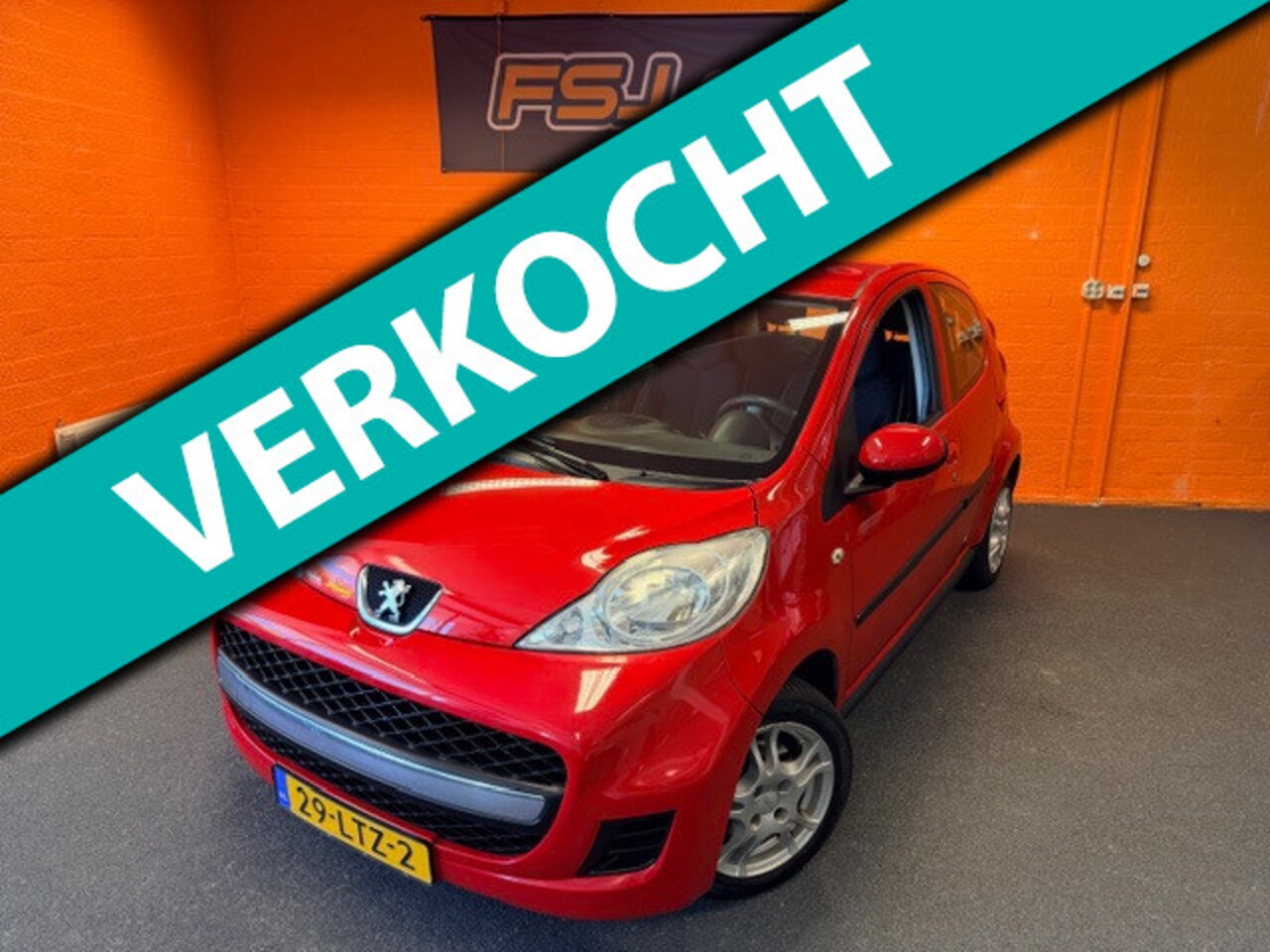 Peugeot 107 - 1.0 12V / 5 DEURS / SPORT / APK 21-04-2027!! - AutoWereld.nl