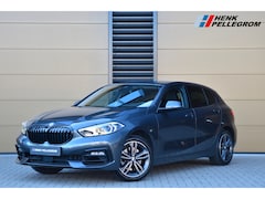 BMW 1-serie - 118i Executive Edition * Privacy Glass * Sportstoelen * Sportstuur * DAB * Live cockpit