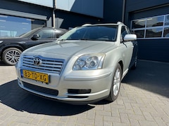 Toyota Avensis - 1.8 met trekhaak, nieuwe APK