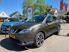 Nissan Qashqai - 1.2 TEKNA AUTOMAAT / NAVI / CAMERA / STOELVERW. / TREKHAAK / DAB