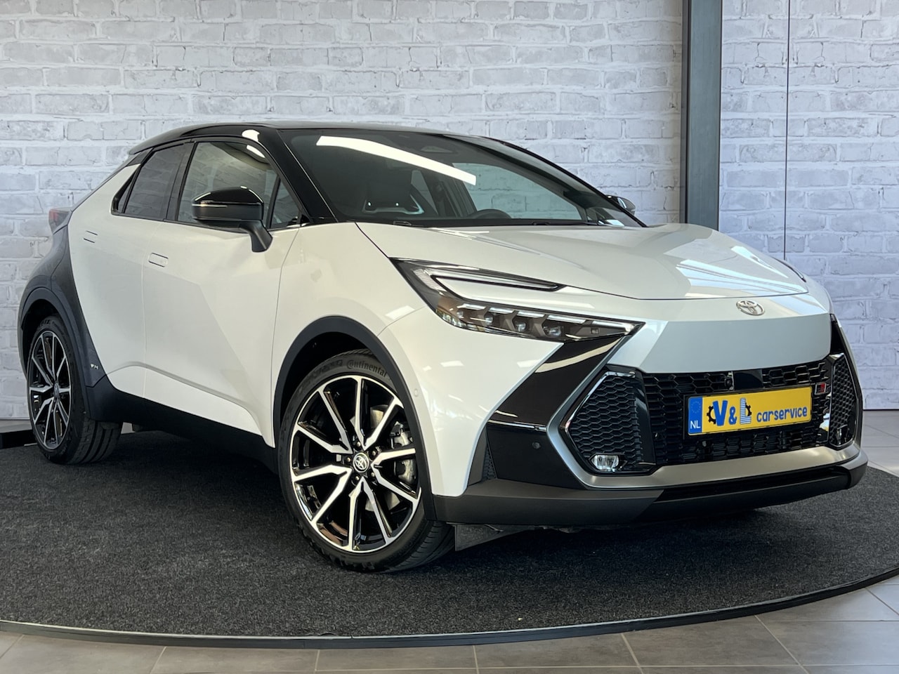 Toyota C-HR - 2.0 Hybrid 200 AWD GR SPORT Première Edition HUD JBL 360Camera Keyless ACC - AutoWereld.nl