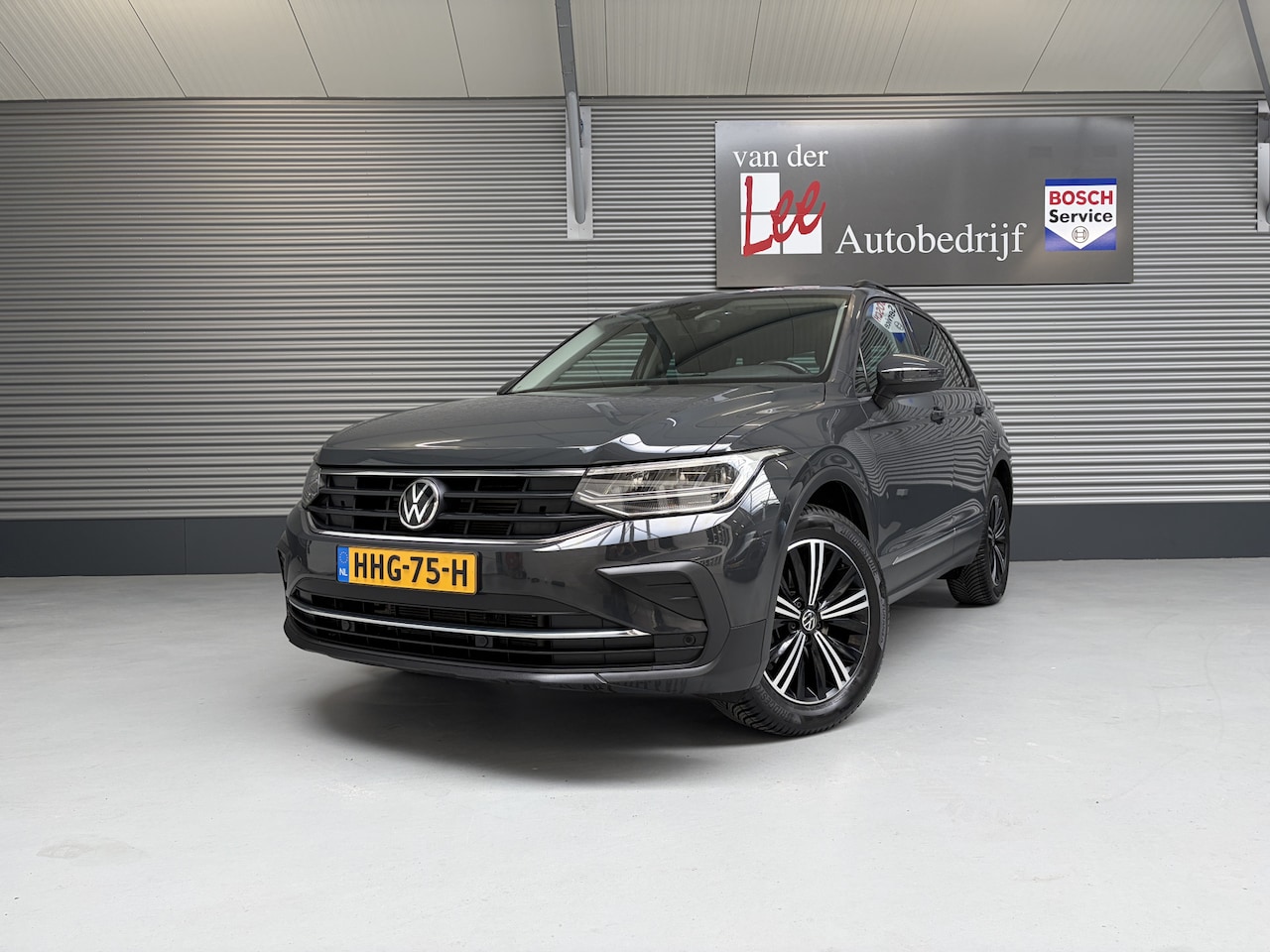Volkswagen Tiguan - 1.5 TSI/PDC V+A/CAM/TREKH WEGKL/EL A KLEP/CARPLAY/ENZ - AutoWereld.nl