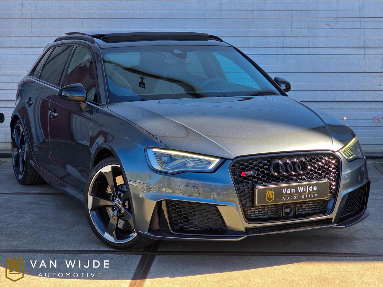 Audi RS3 - 2.5 TFSI RS3 Quattro 400 PK PANO ACC NAPPA CAMERA - AutoWereld.nl