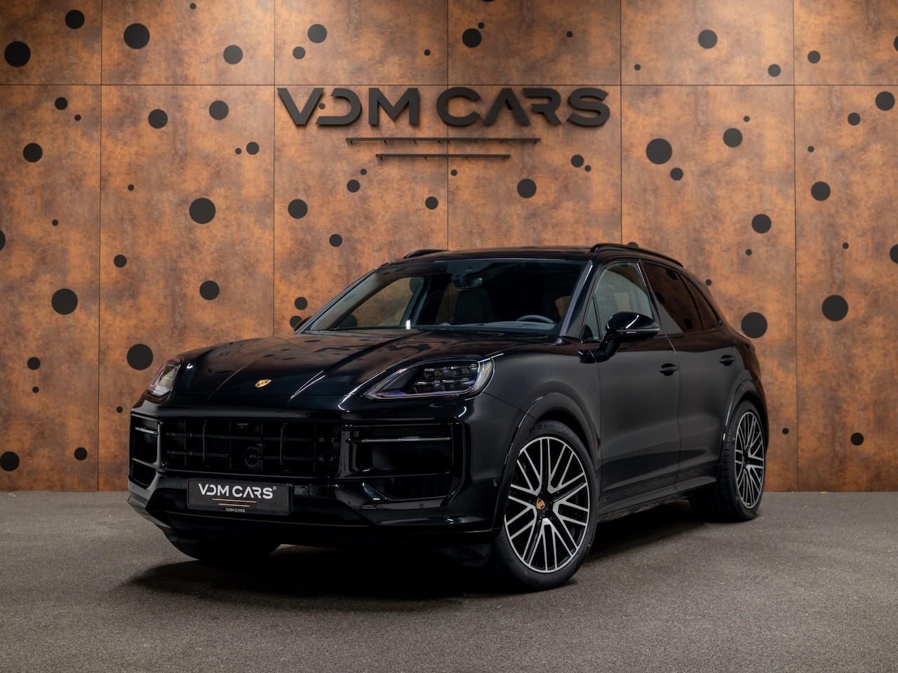 Porsche Cayenne - 3.0 E-Hybrid Black Edition | Achterasbest. | Trekhaak | SportDesign | 18-weg | InnoDrive | - AutoWereld.nl