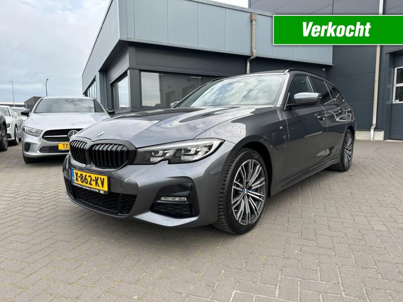 BMW 3-serie Touring - 330e Touring M-Sport High Executive Camera schuifdak - AutoWereld.nl