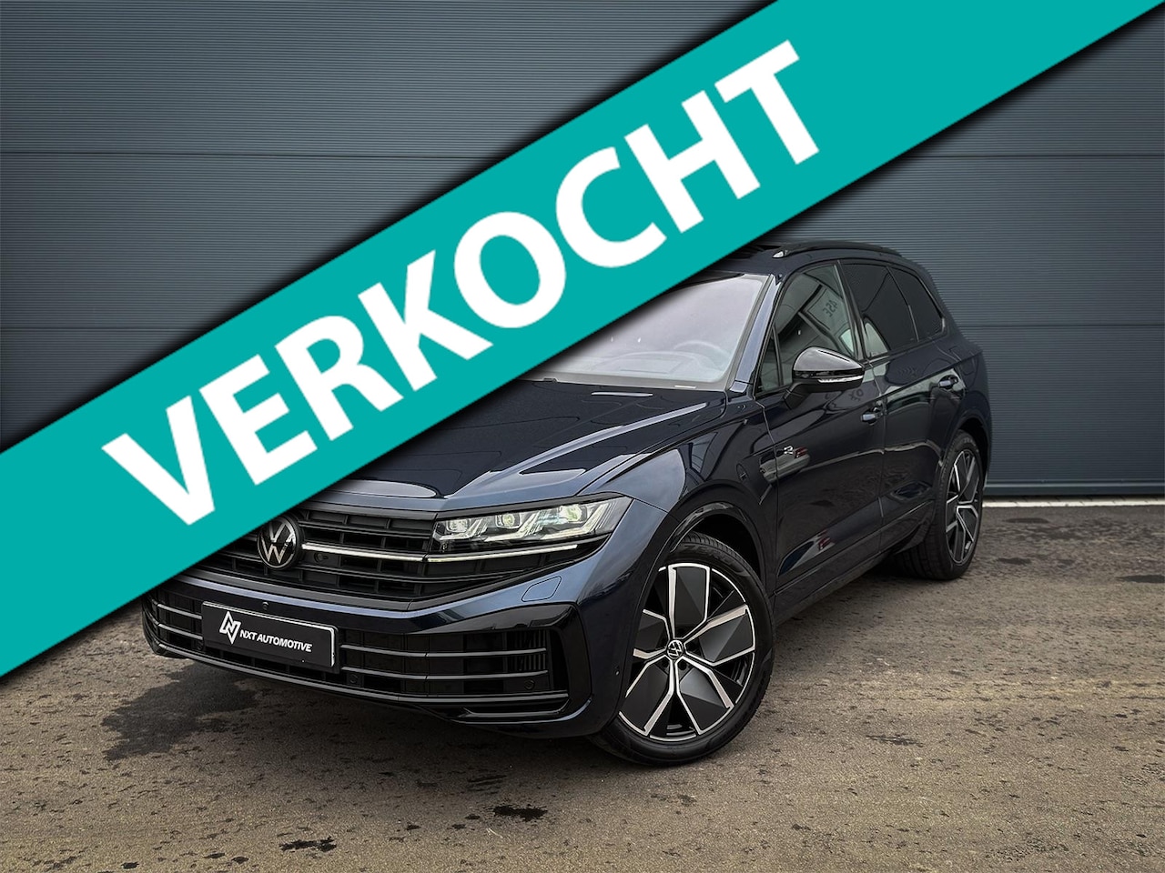 Volkswagen Touareg - 3.0 TSi V6 eHybrid 4MOTION R 462PK, Pano, Massage, Nightvision, Dynaudio, Luchtvering, HUD - AutoWereld.nl