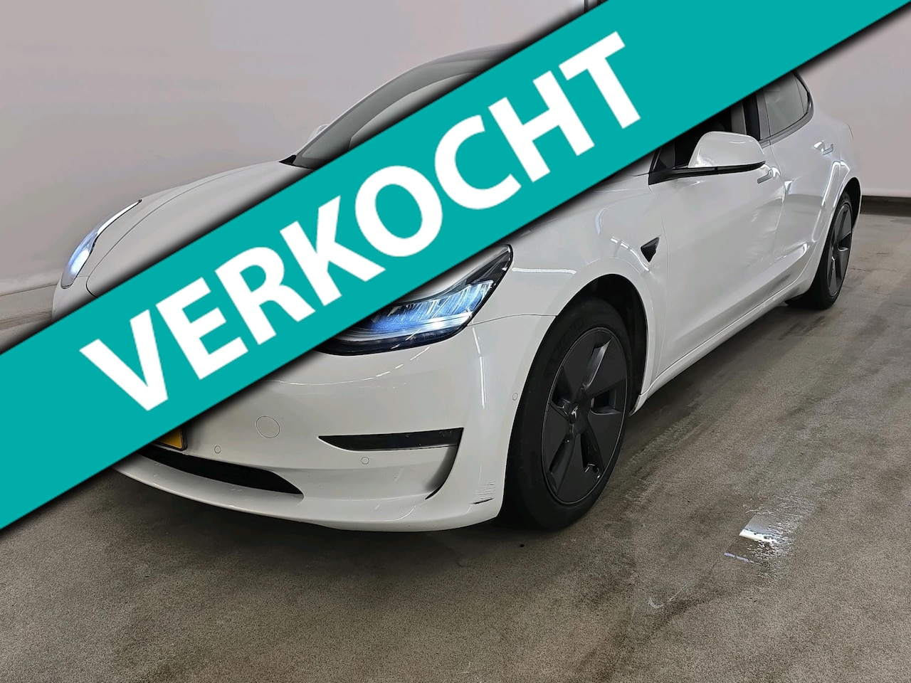 Tesla Model 3 - Long Range RWD Long Range AWD 75 kWh 351pk | SOH 89% | 24 maanden Bovag garantie | Zwart interieur | Pear - AutoWereld.nl