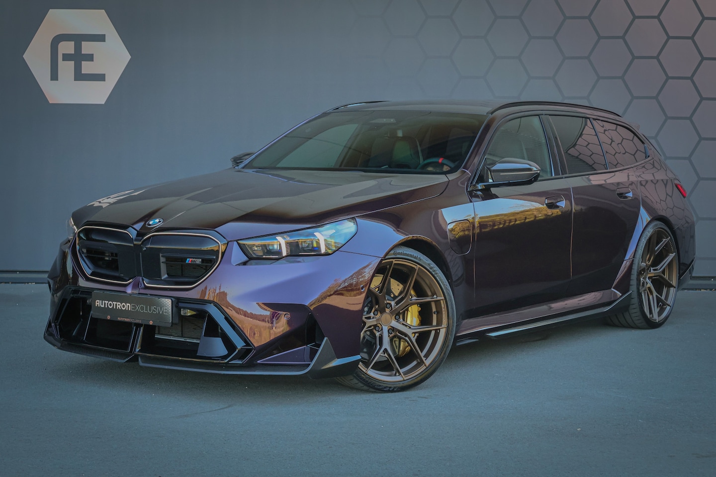 BMW 5-serie Touring - M5-serie M5 TOURING | AKRAPOVIC | VOSSEN VELGEN | FULL KLEUREN PPF | FULL CARBON EXTERIEUR - AutoWereld.nl