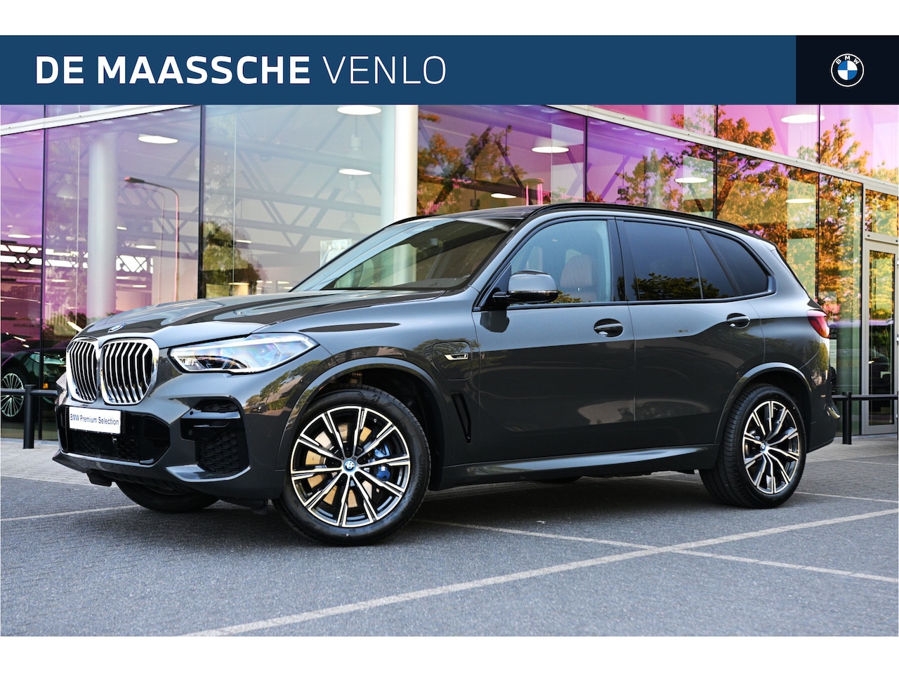 BMW X5 - xDrive45e M Sport Automaat / Panoramadak Sky Lounge / Trekhaak / Laserlight / TV-Functie P - AutoWereld.nl