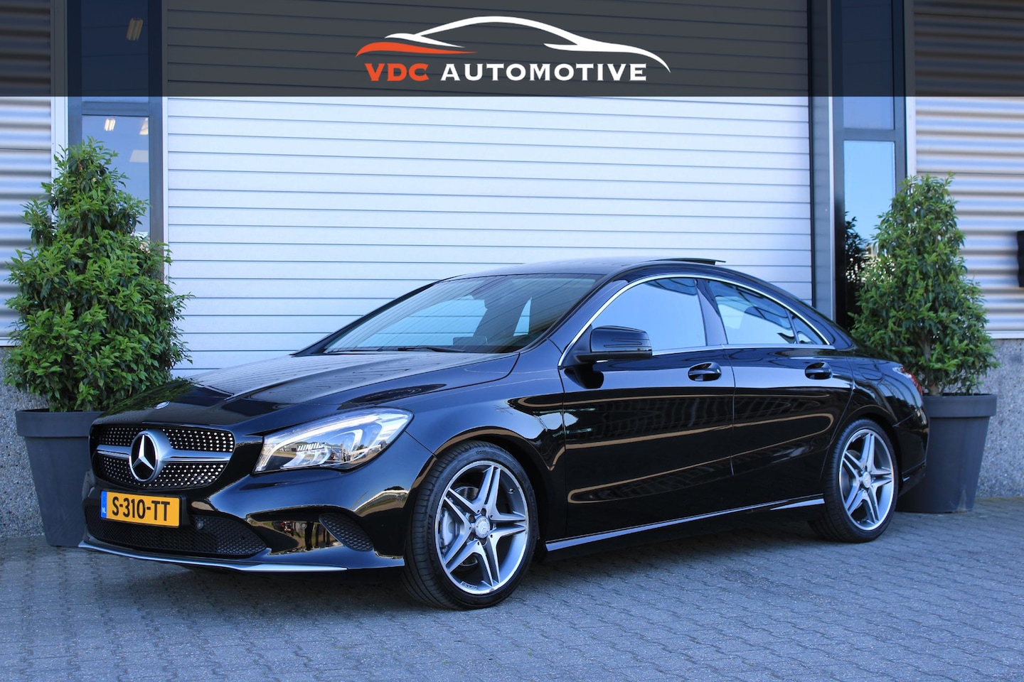 Mercedes-Benz CLA-Klasse - 180 Pano | Trekhaak | Carplay | Stoelverwarming | LED | Cruisecontrol | Volledig Onderhoud - AutoWereld.nl