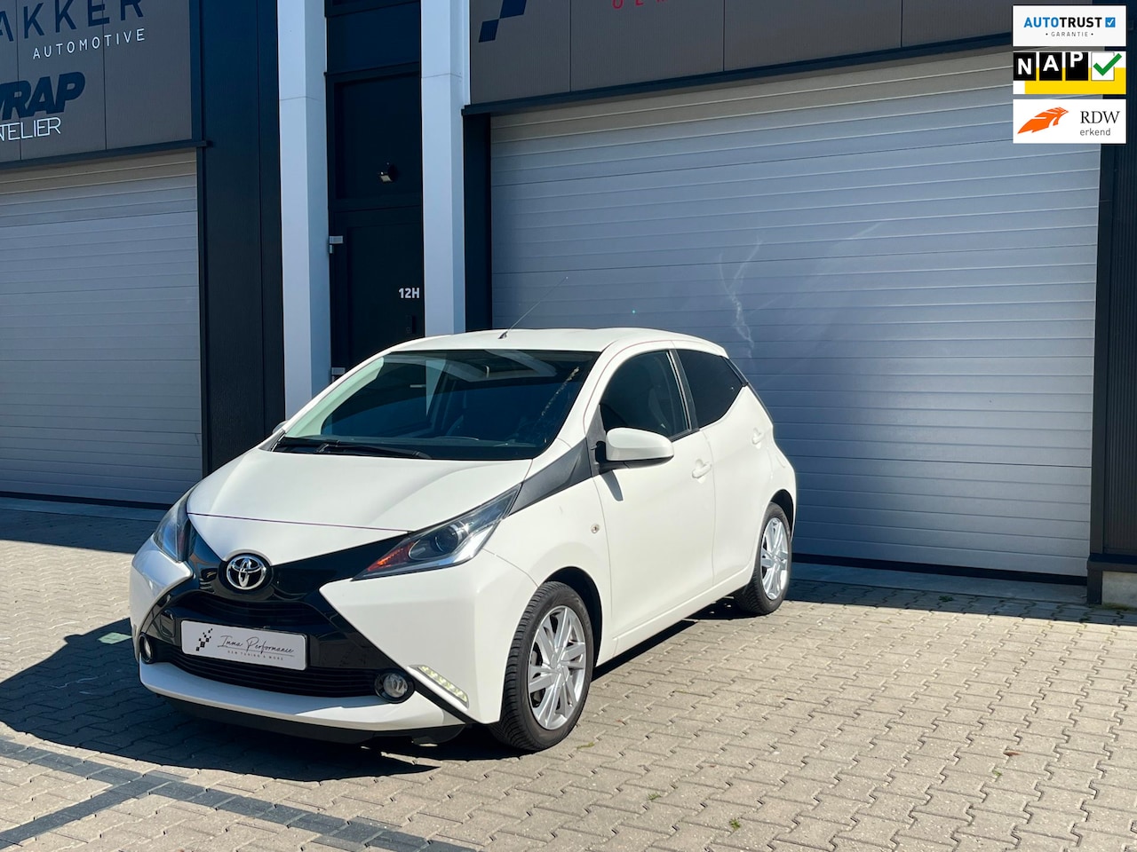 Toyota Aygo - 1.0 VVT-i x-sport Achteruitrijcamera - N.A.P - AutoWereld.nl