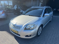 Toyota Avensis Wagon - 1.8 VVTi Luna CARPLAY CLIMA TREKHAAK NETTE WAGEN ORIG NL NAP