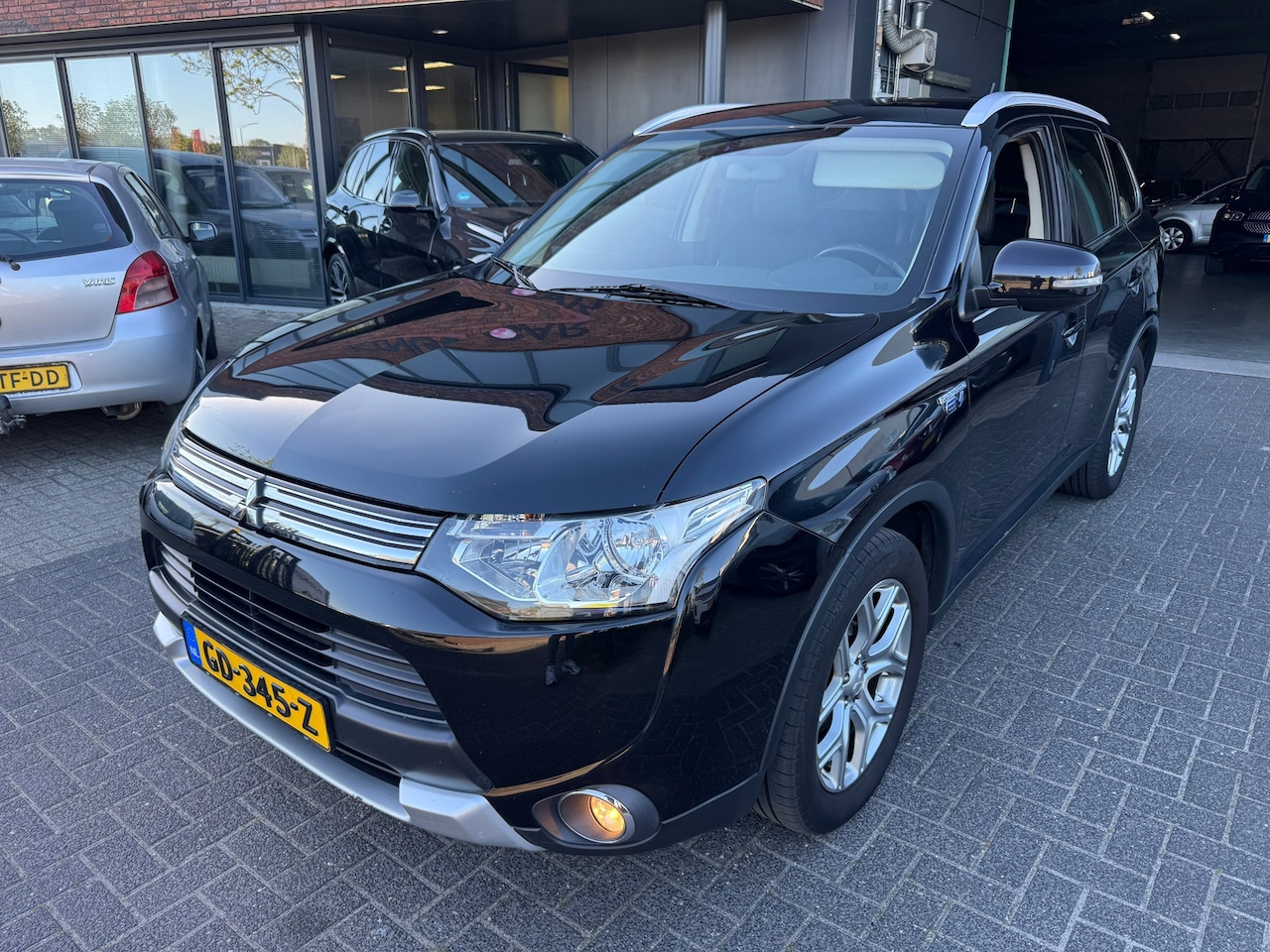 Mitsubishi Outlander - 2.0 PHEV Business Edition X-Line BATTERIJ GOED RIJDT GOED - AutoWereld.nl