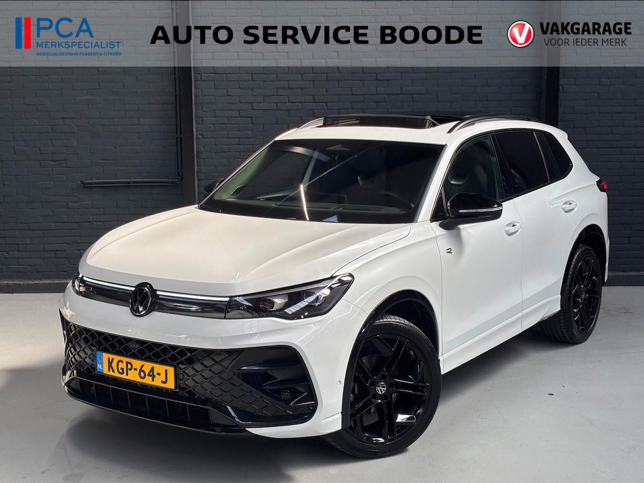 Volkswagen Tiguan - 1.5 eTSI R-Line Edition automaat - panoramadak - 360 camera - trekhaak - H&K audio - AutoWereld.nl