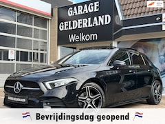 Mercedes-Benz A-klasse - 180 AMG Night Upgrade | Pano | Leder/Alcantara | Digit.Cockpit | Apple/Android |