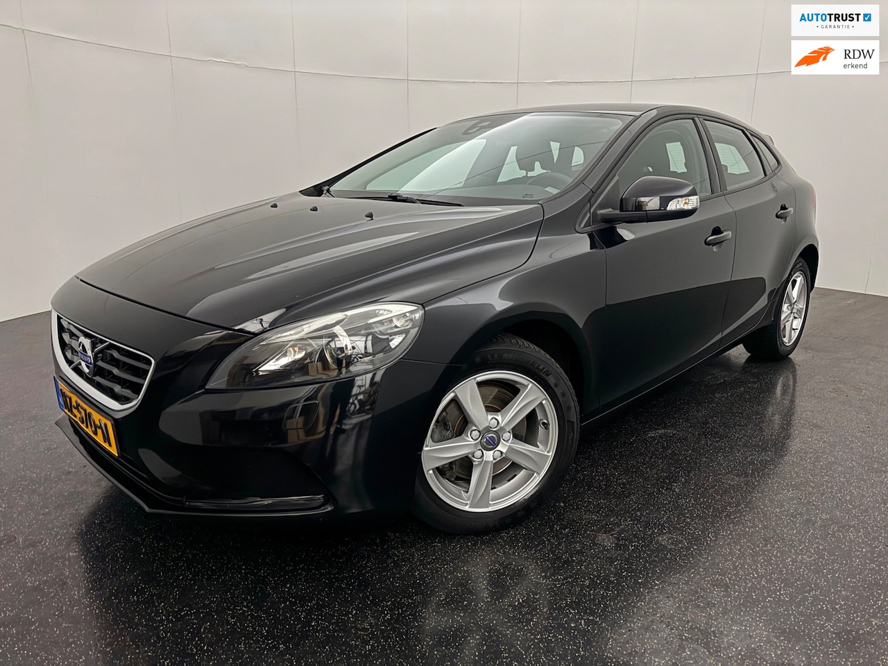 Volvo V40 - 1.6 T4 Summum Trekhaak - AutoWereld.nl