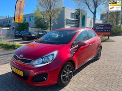 Kia Rio - 1.2 CVVT BusinessLine - AIRCO - CRUISE - ZONDAG OPEN