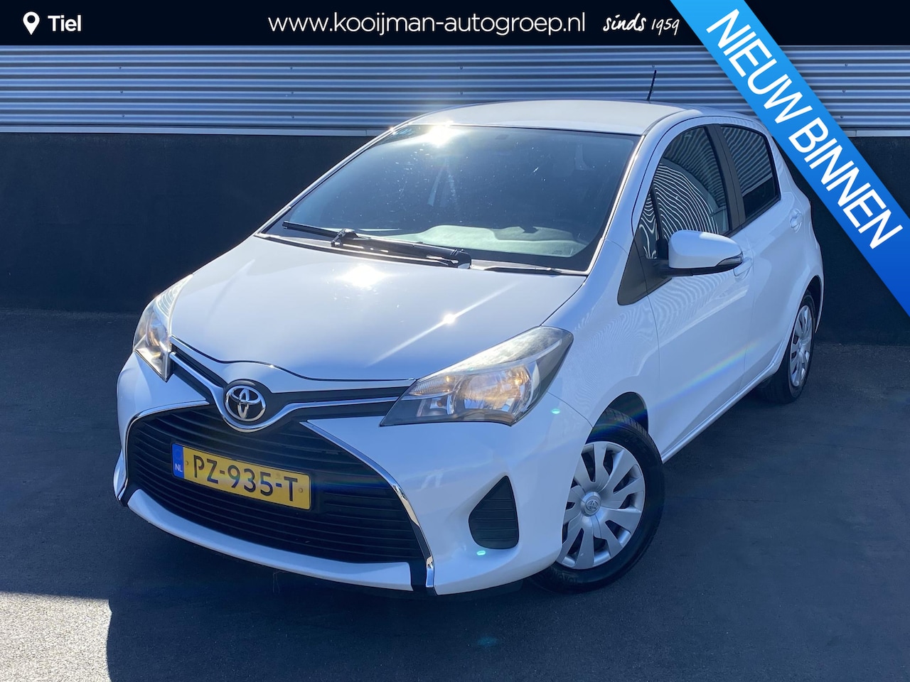 Toyota Yaris - 1.0 VVT-i Comfort Nette auto, boekjes compleet, centrale deurvergrendeling, airco, buitens - AutoWereld.nl