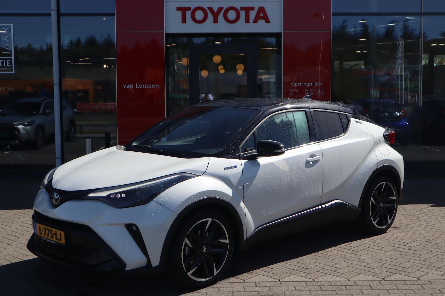 Toyota C-HR - 1.8 HYBRID GR-SPORT 19"LM-VELGEN 1e EIGENAAR NL-AUTO STOELVERW. LED JBL-AUDIO P-SENSOREN A - AutoWereld.nl