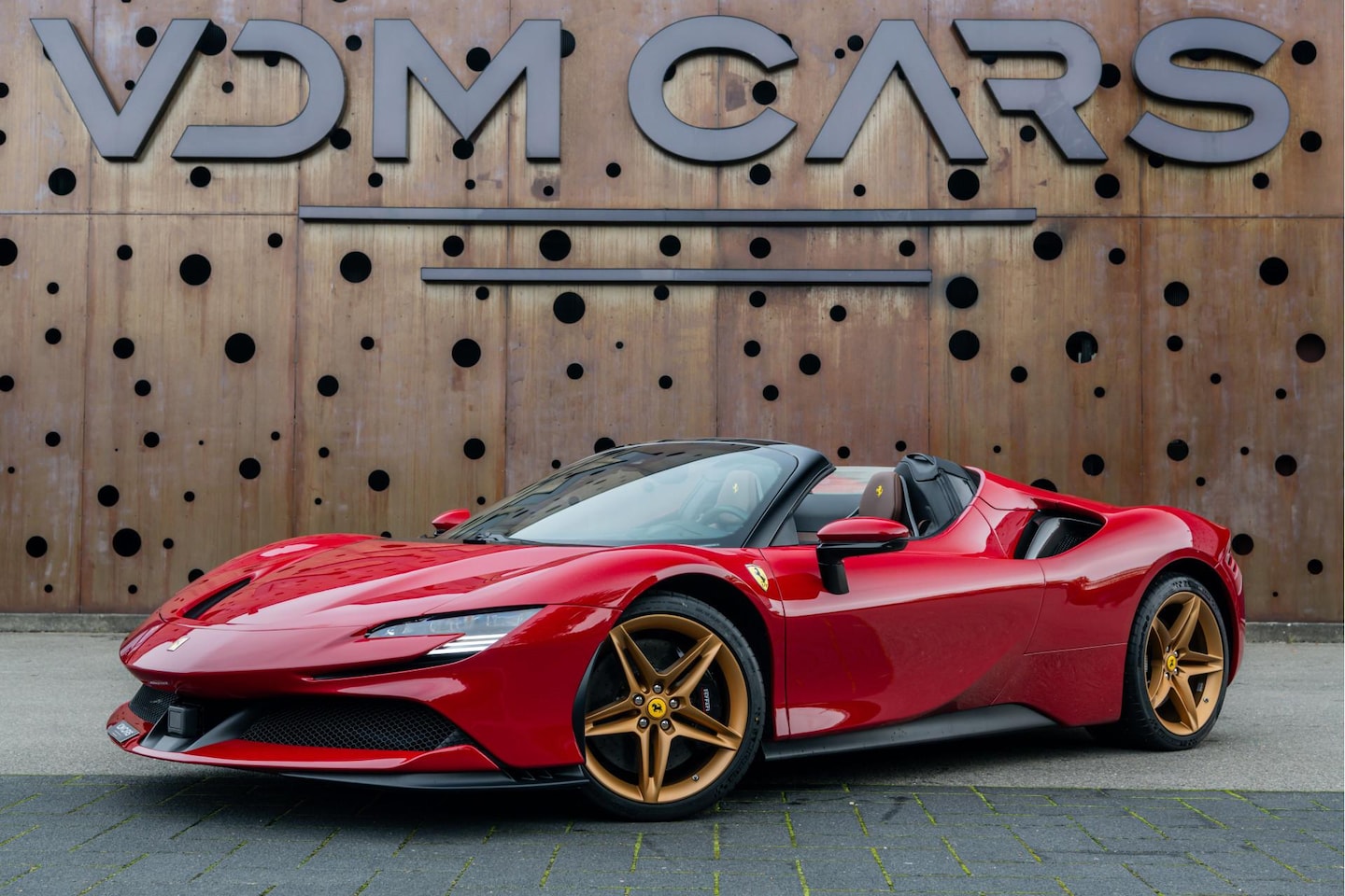 Ferrari SF90 Spider - 4.0 V8 | 1e Eigenaar | Two-Tone | Lift | Carplay | AFS | Camera | HiFi | Carbon | Extracam - AutoWereld.nl