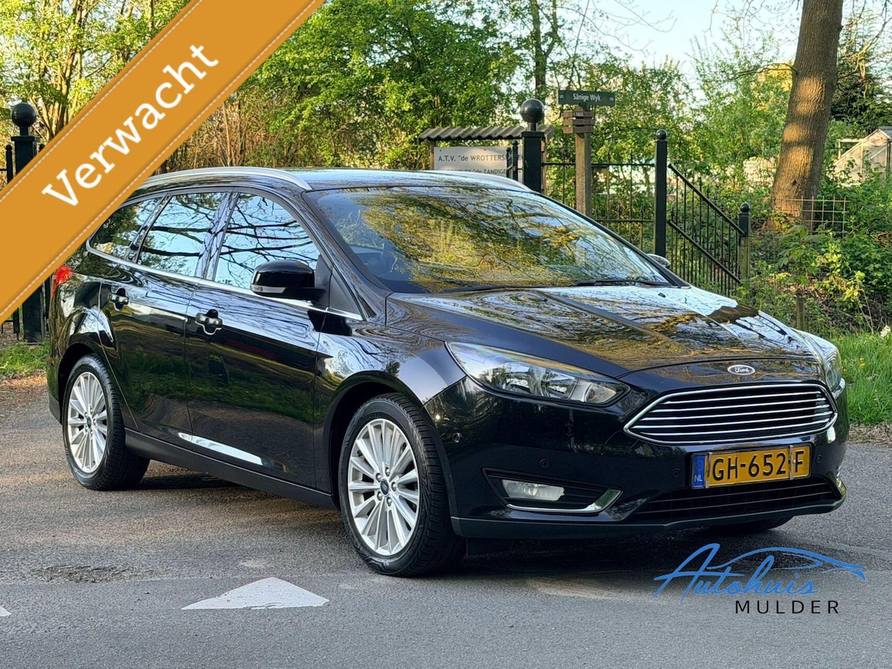 Ford Focus Wagon - 1.0 Titanium Edition | Keyless | Led | Clima | Navigatie - AutoWereld.nl