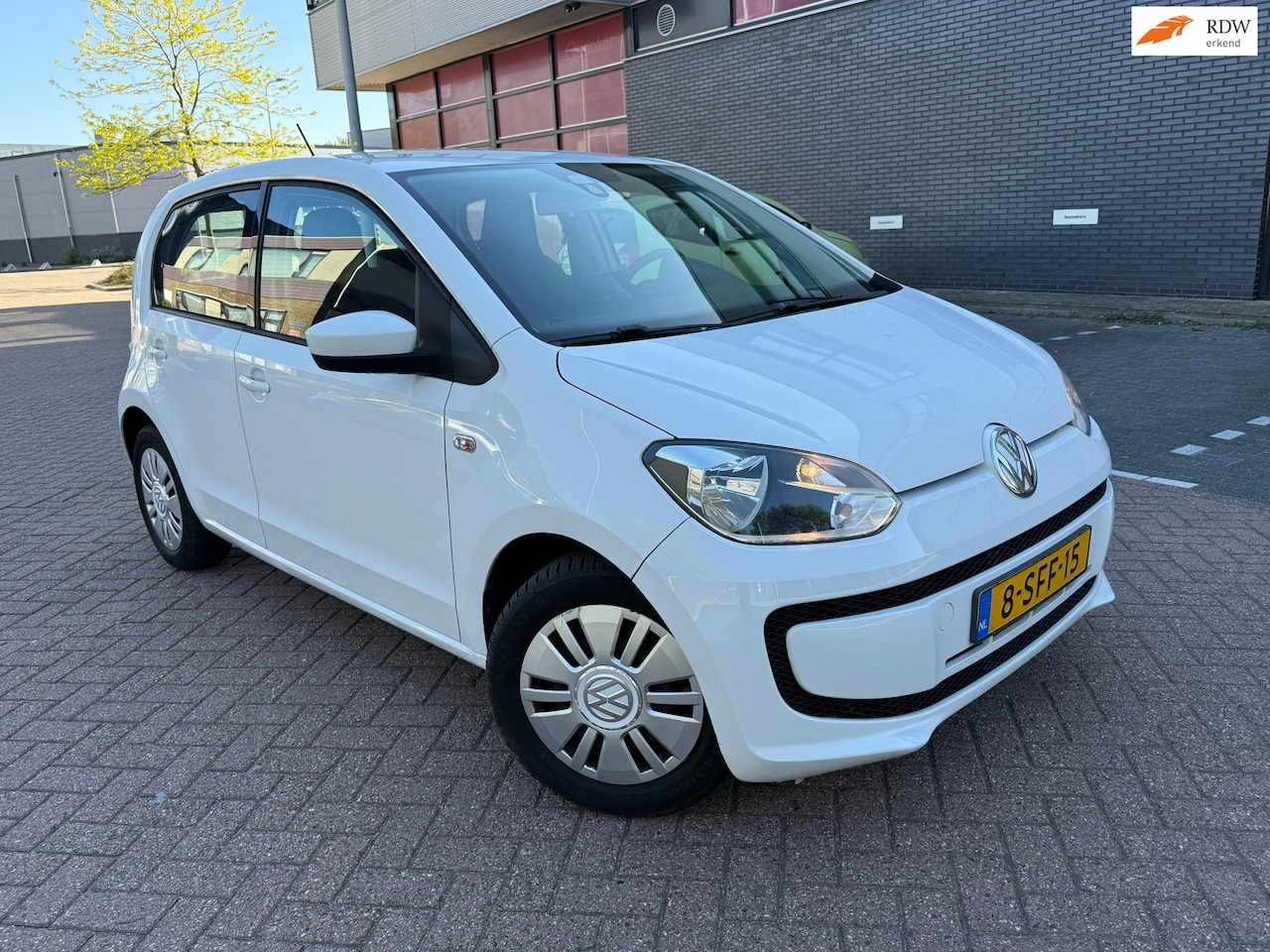 Volkswagen Up! - 1.0 move up! BlueMotion Airco Navigatie 5 DR APK - AutoWereld.nl