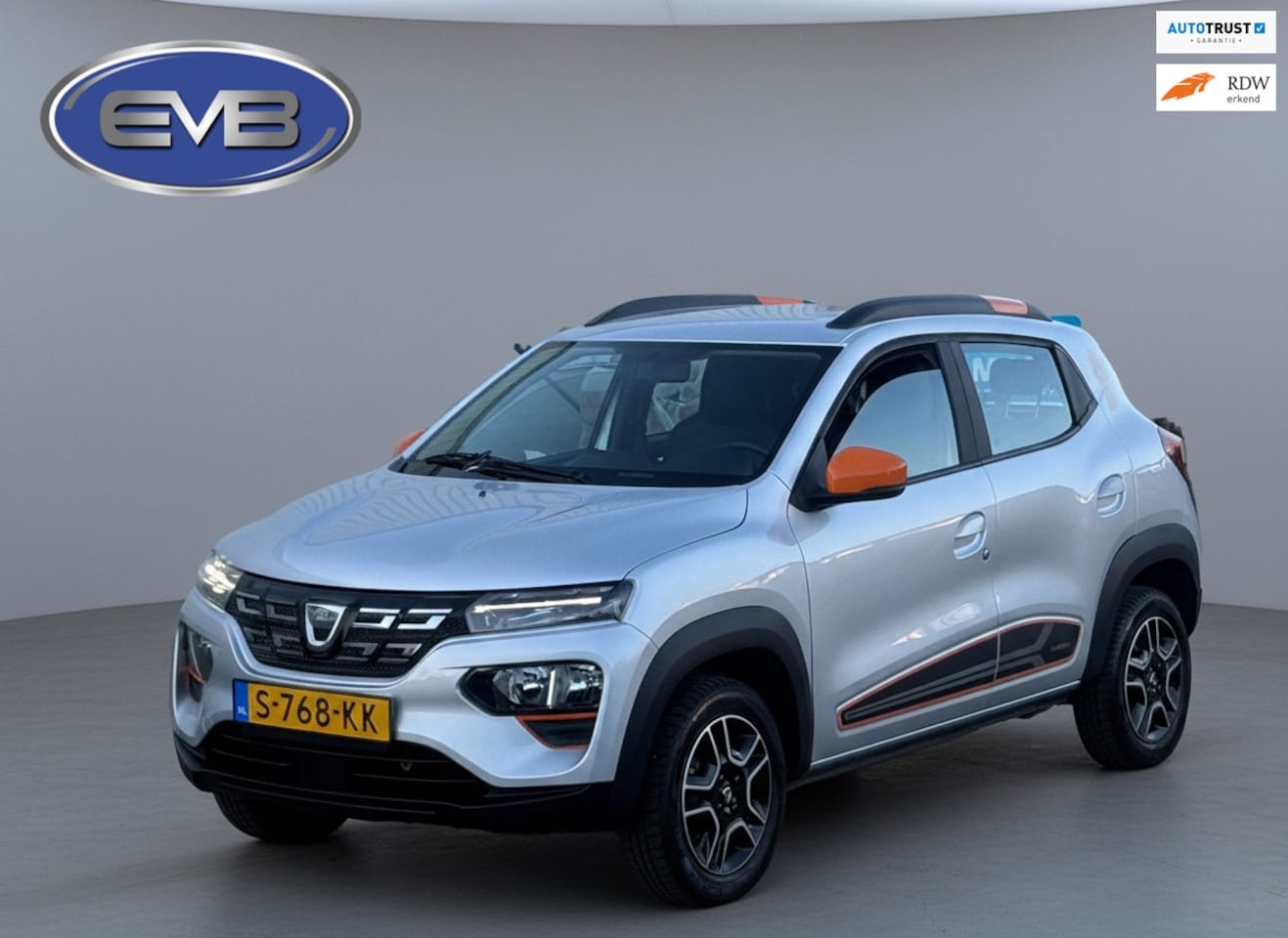 Dacia Spring - Comfort Plus 27 kWh Comfort Plus (Orange Pack) 27 kWh, achteruitrijcamera, 22000 km, lederen interieur,airco - AutoWereld.nl