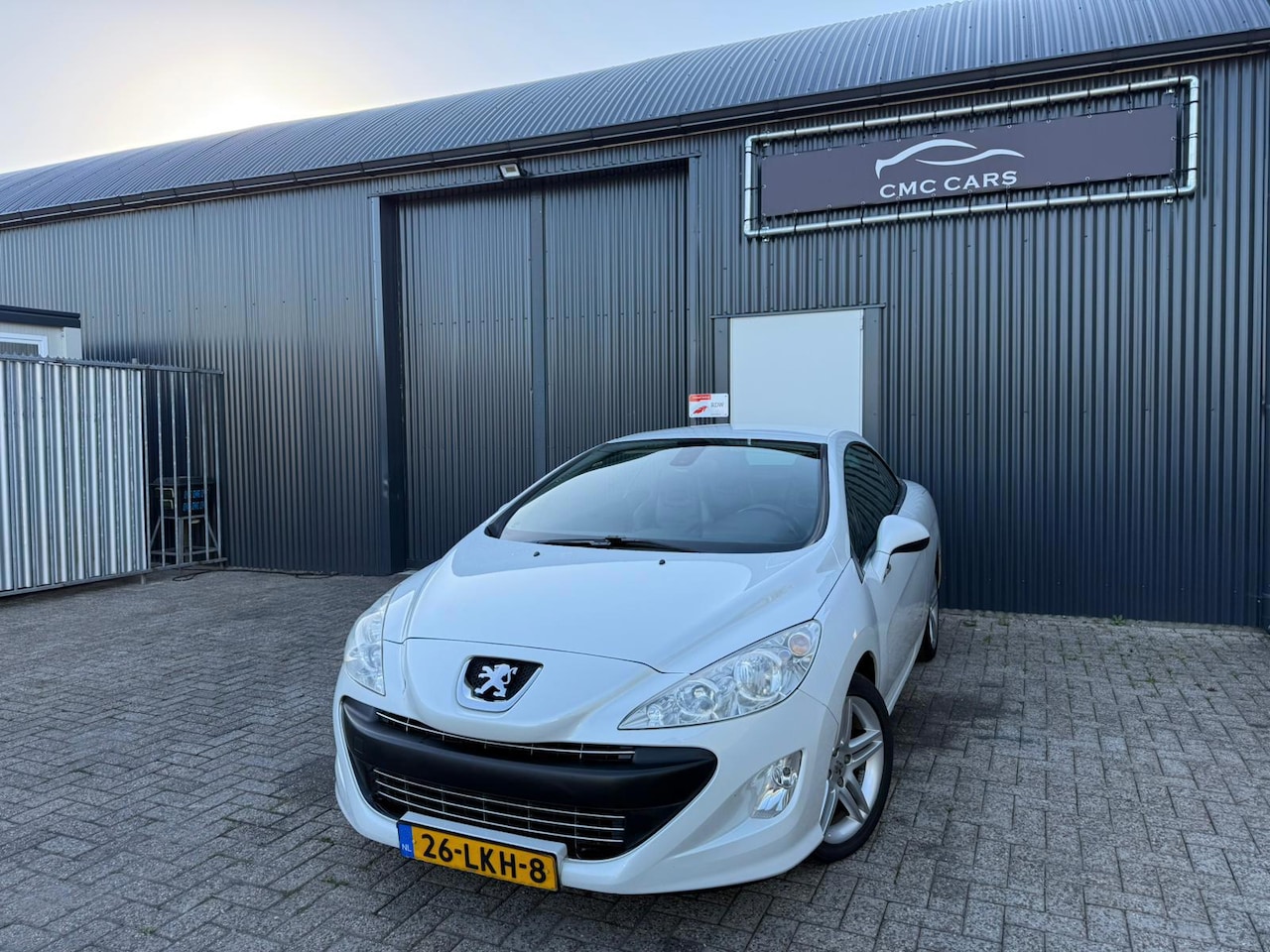 Peugeot 308 CC - 1.6 THP Noir & Blanc LEES TEKST!! - AutoWereld.nl