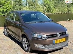 Volkswagen Polo - 1.4-16V Comfortline Automaat airco achteruit camera navigatie