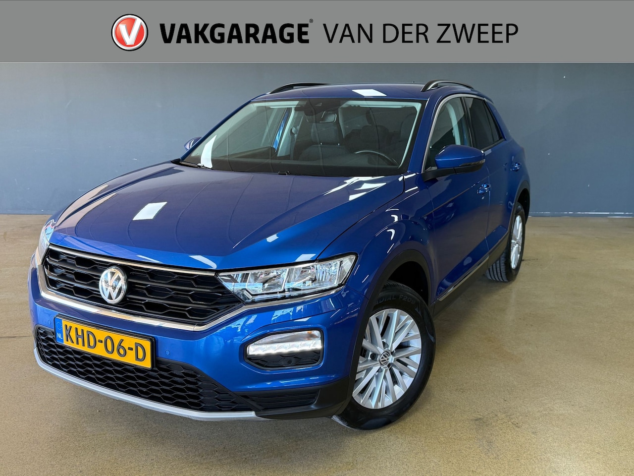 Volkswagen T-Roc - 1.0 TSI Style Business | Sensoren | Navigatie - AutoWereld.nl