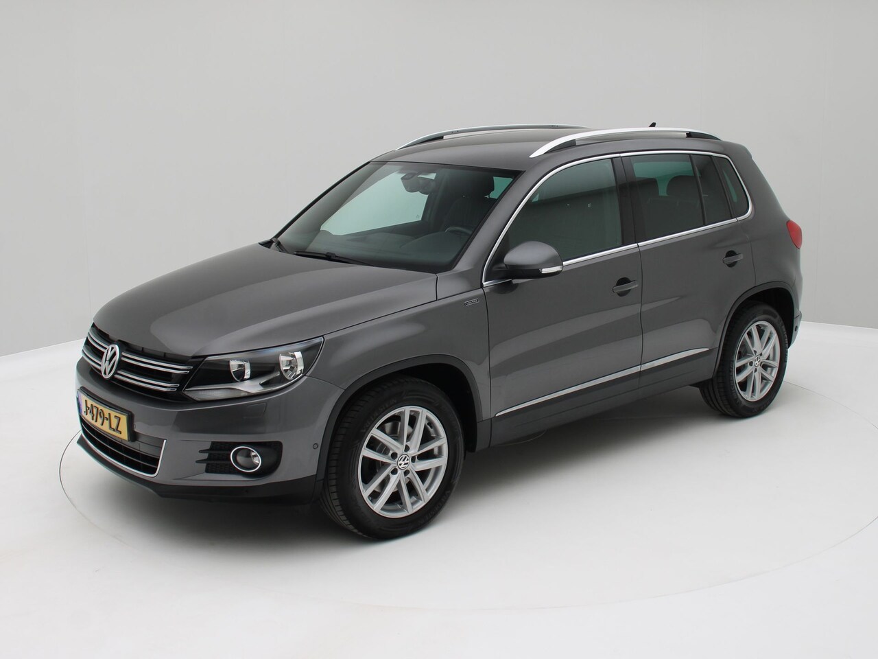 Volkswagen Tiguan - Club & Lounge 1.4 TSI 150pk Navi / Camera / Trekhaak - AutoWereld.nl