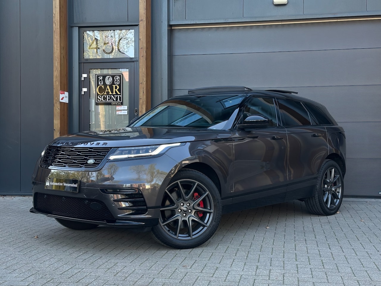 Land Rover Range Rover Velar - 2.0 P400e R-Dynamic SE Facelift - AutoWereld.nl