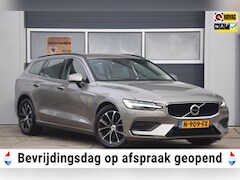 Volvo V60 - 2.0 B3 Momentum Business UITKLAPBARE TREKHAAK/LEDEREN BEKLEDING/COMFORT-STOELEN