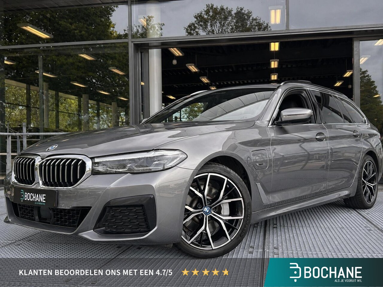 BMW 5-serie Touring - 530e M-sport Automaat 293PK | Elektrisch panoramadak | Elektrische trekhaak | Leder | Acht - AutoWereld.nl