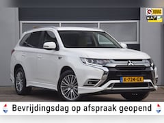 Mitsubishi Outlander - 2.4 PHEV Pure+ Leer / Trekhaak / Side skirts