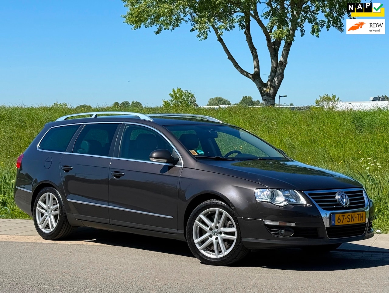 Volkswagen Passat Variant - 3.2 V6 Highline 4M | DSG | Stoelverwarming | elek. Stoelen | Half Leer | NAP | Xenon | Ond - AutoWereld.nl