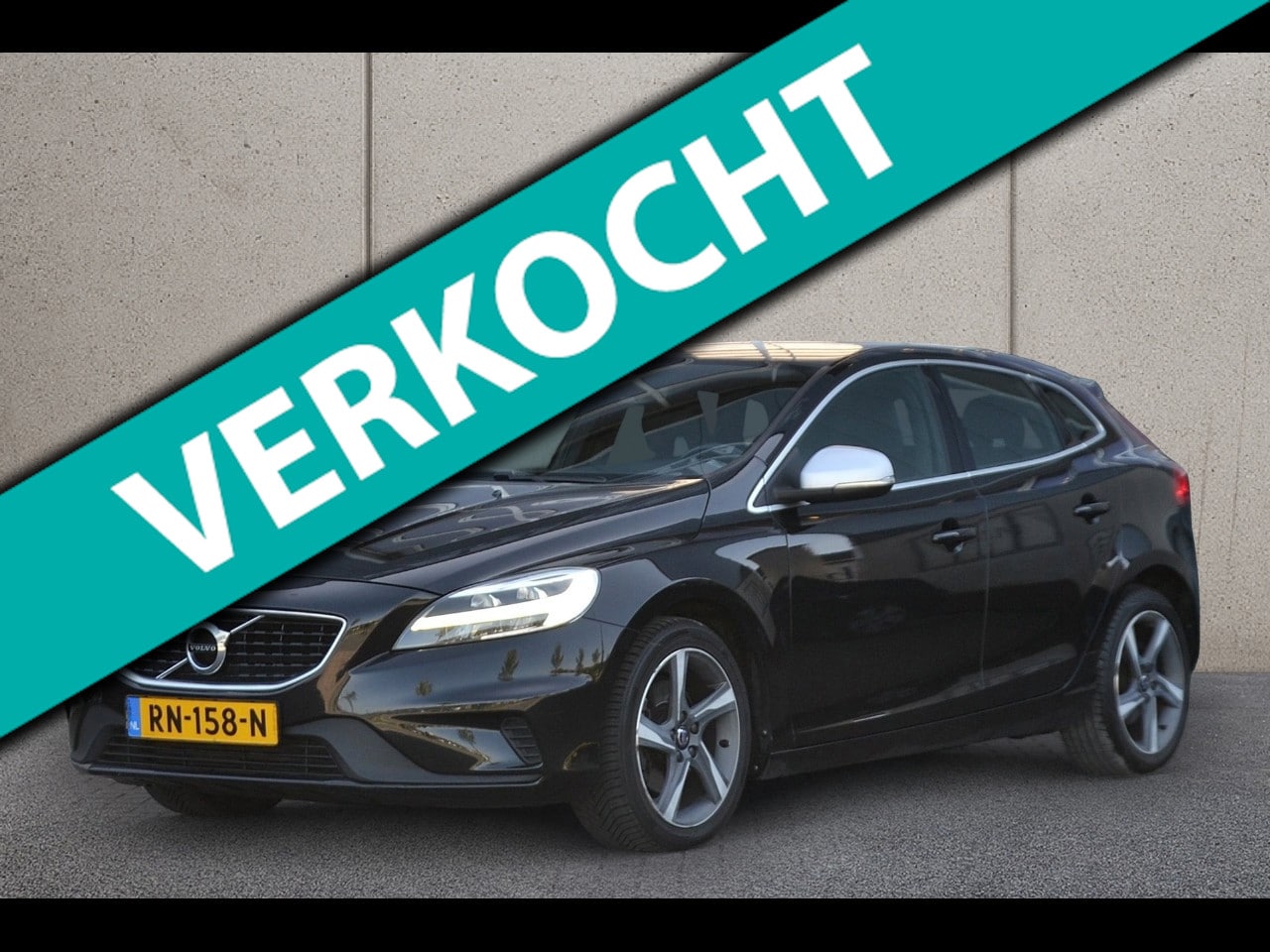 Volvo V40 - 2.0 T4 Business Sport 190PK | R-Design | Navigatie | Achteruitrijcamera - AutoWereld.nl