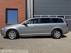 Volvo V70 - 2.5T Momentum 231pk - dealer onderh. - orig. NL