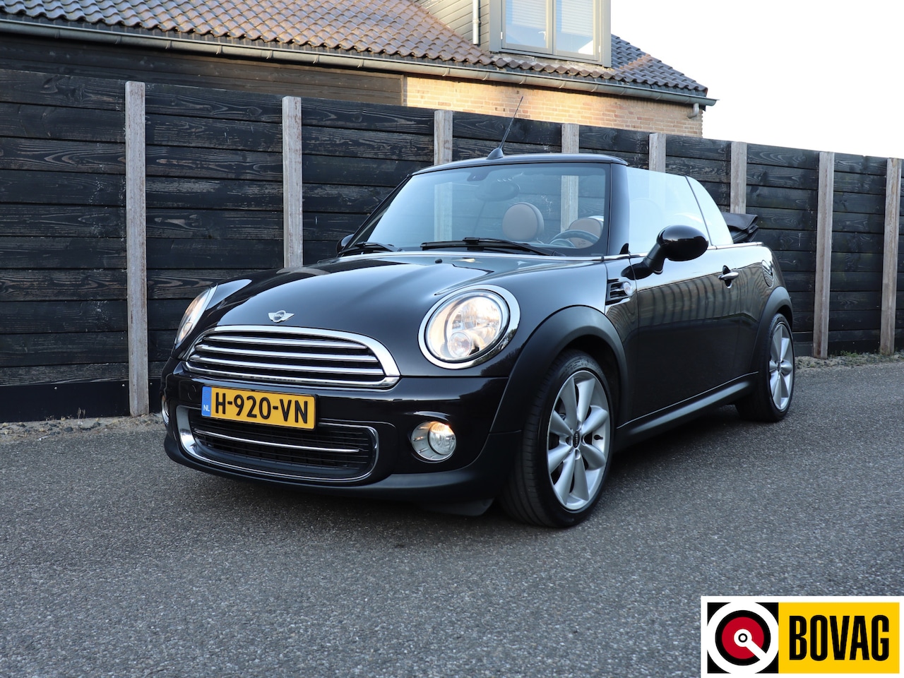 MINI Cabrio - Mini 1.6 Cooper Chili leder, cruise, bluetooth - AutoWereld.nl