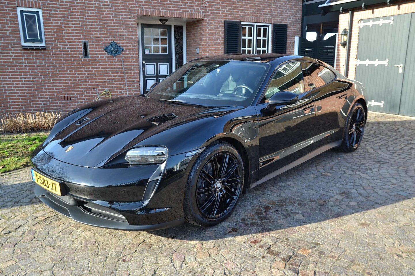 Porsche Taycan - Performance 84 kWh - 544 PK - Airco - Navi+camara - 20'Velgen - Leer - Matrix-LED. - Stoel - AutoWereld.nl