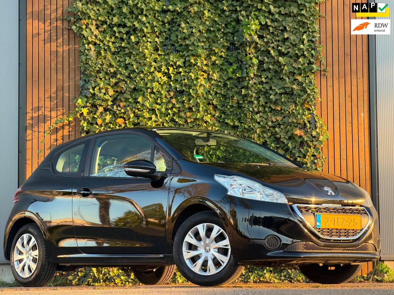 Peugeot 208 - 1.2 VTi Active|NIUEWE DISTRB.RIEM|AIRCO|NAVI|NAP - AutoWereld.nl