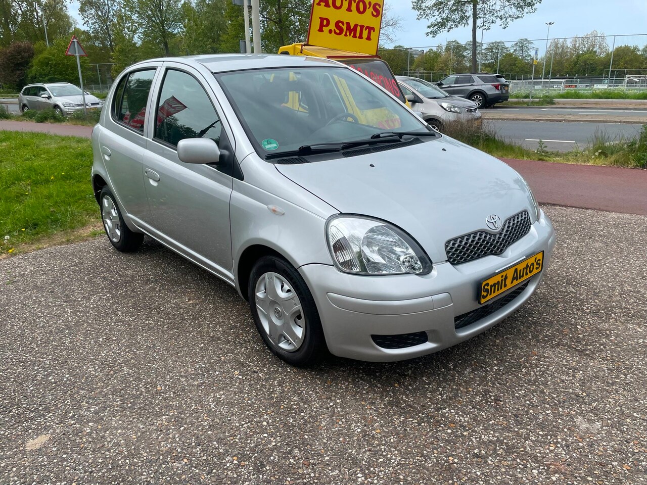 Toyota Yaris - 1.3 VVTi Terra AIRCO STUURBEKR ELECTR RAMEN - AutoWereld.nl