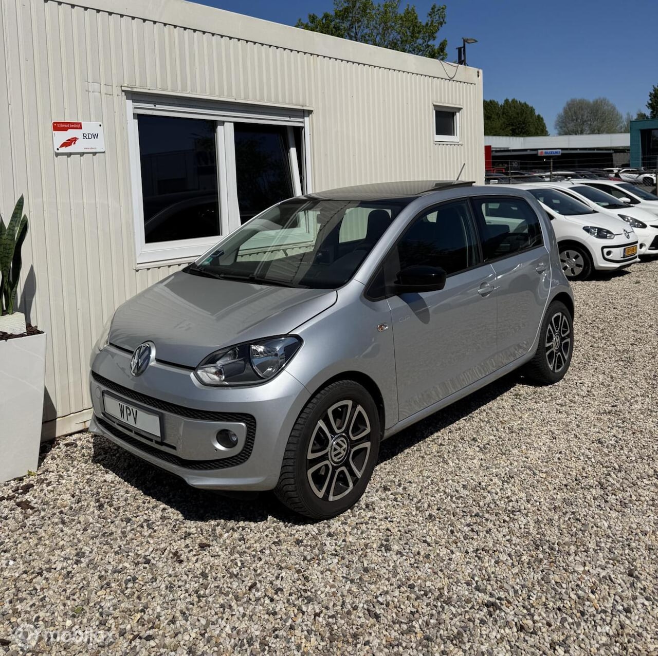 Volkswagen Up! - 1.0 CUP up! Highline Pano Navigatie Stoelverw - AutoWereld.nl