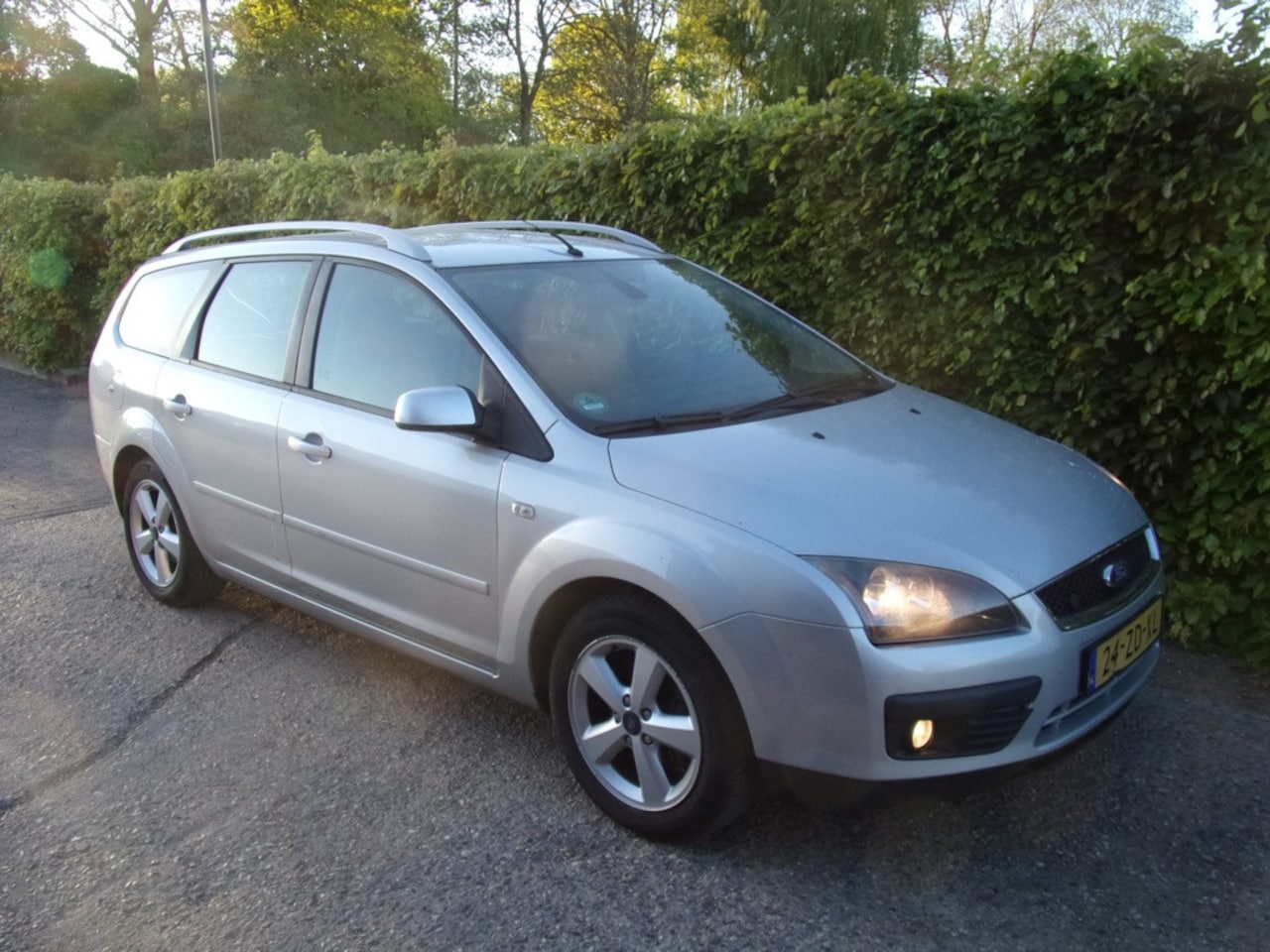 Ford Focus Wagon - 1.8-16V Ambiente Flexifuel RECENT NWE APK AIRCO TREKHAAK - AutoWereld.nl