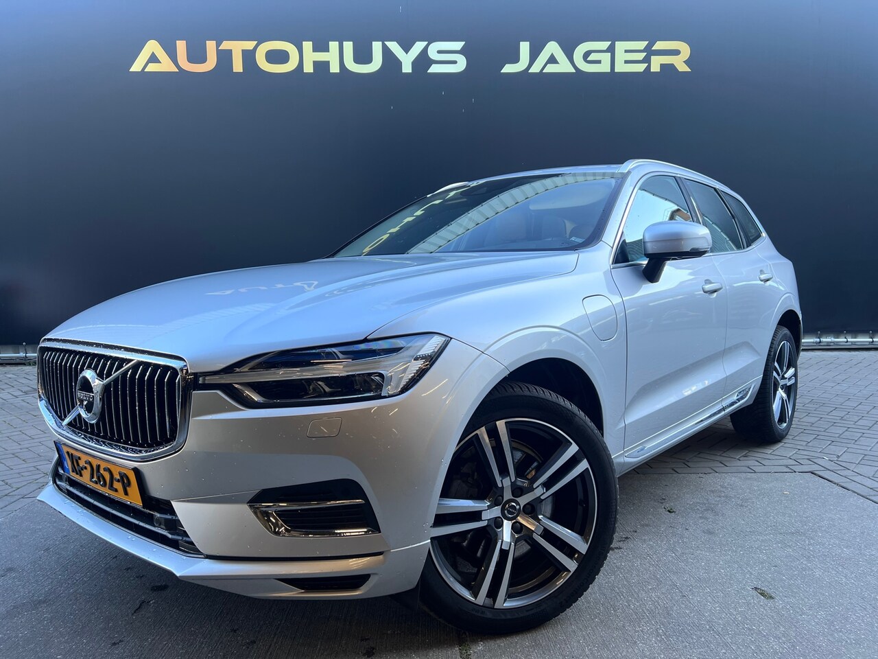 Volvo XC60 - 2.0 T8 Twin Engine AWD Inscription Pano - 360 camera - elec. stoelen - Leder - AutoWereld.nl