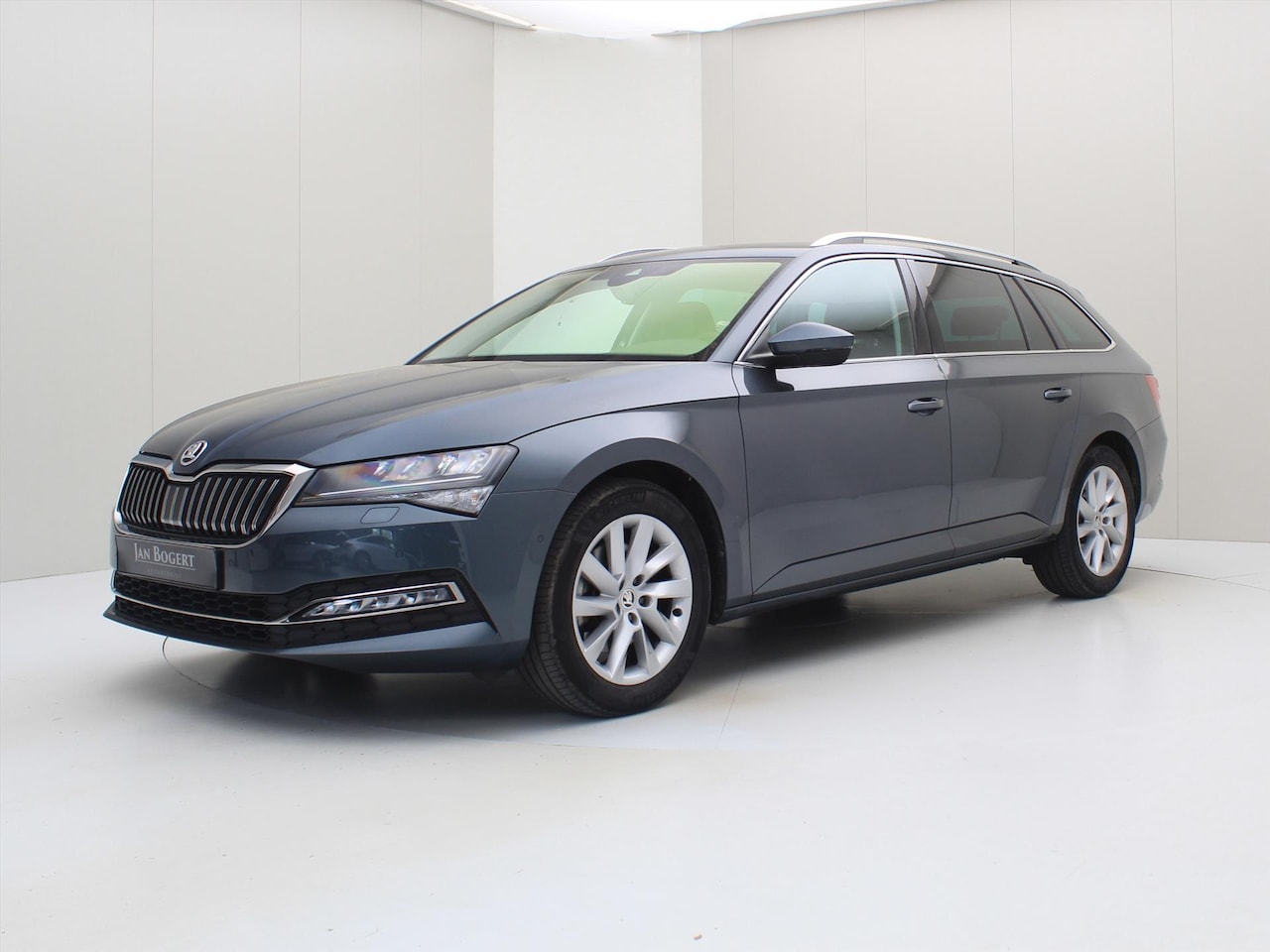 Skoda Superb Combi - 1.5 TSI ACT 150PK DSG7 [ TREKHAAK+ACC+CARPLAY+STOELVERWARMING+CLIMATE+PDC ] - AutoWereld.nl