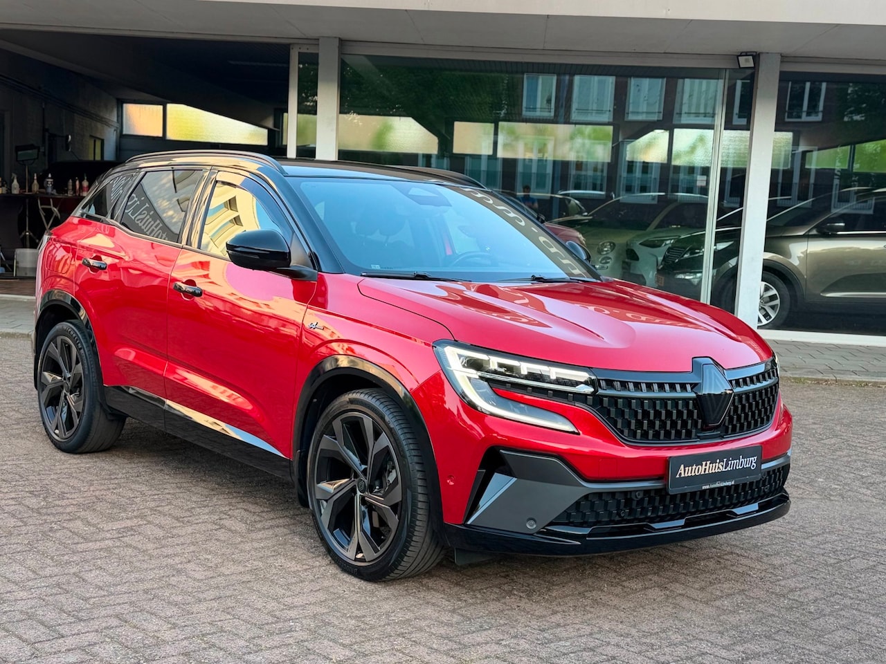 Renault Austral - 1.2 E-Tech full hybrid 200 iconic esprit Alpine|Camera|CarPlay|Trekhaak - AutoWereld.nl