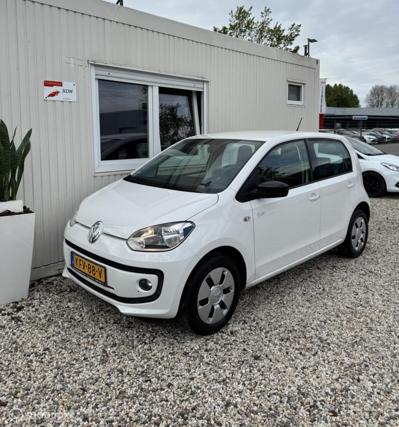 Volkswagen Up! - 1.0 High up! Stoelverwarming Airco CUP Editie - AutoWereld.nl