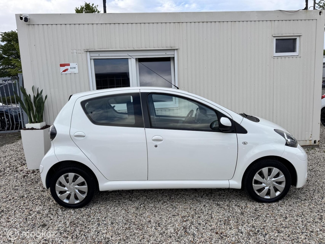 Toyota Aygo - 1.0 VVT-i Aspiration Airco Navigatie New APK - AutoWereld.nl
